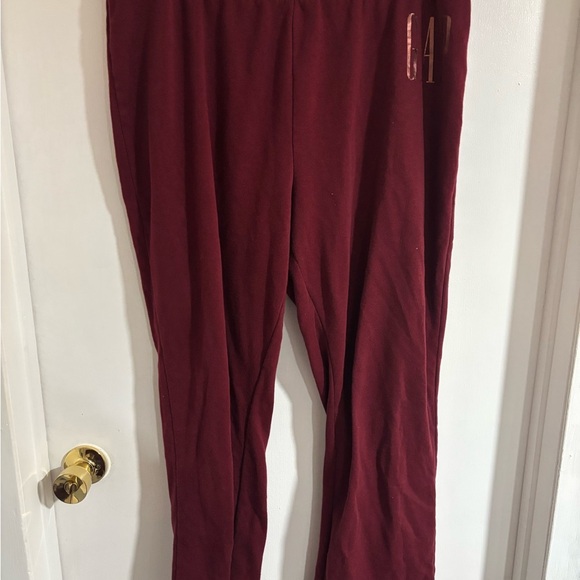 GAP Women's Burgundy Logo Sweatshirt - Picture 7 of 11